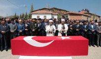 Şehit Uzman Çavuş Semih Şahin memleketi Kırşehir'de toprağa verildi