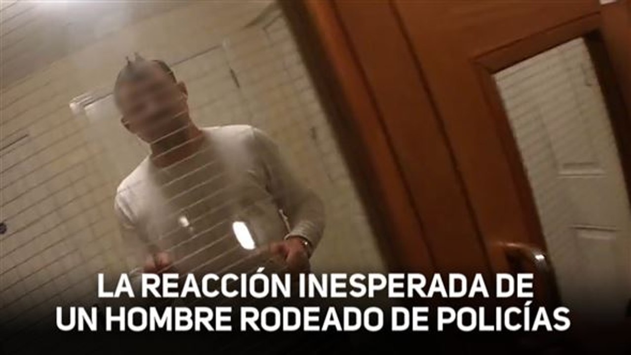 Un hombre ataca a la policía bajo los efectos d...