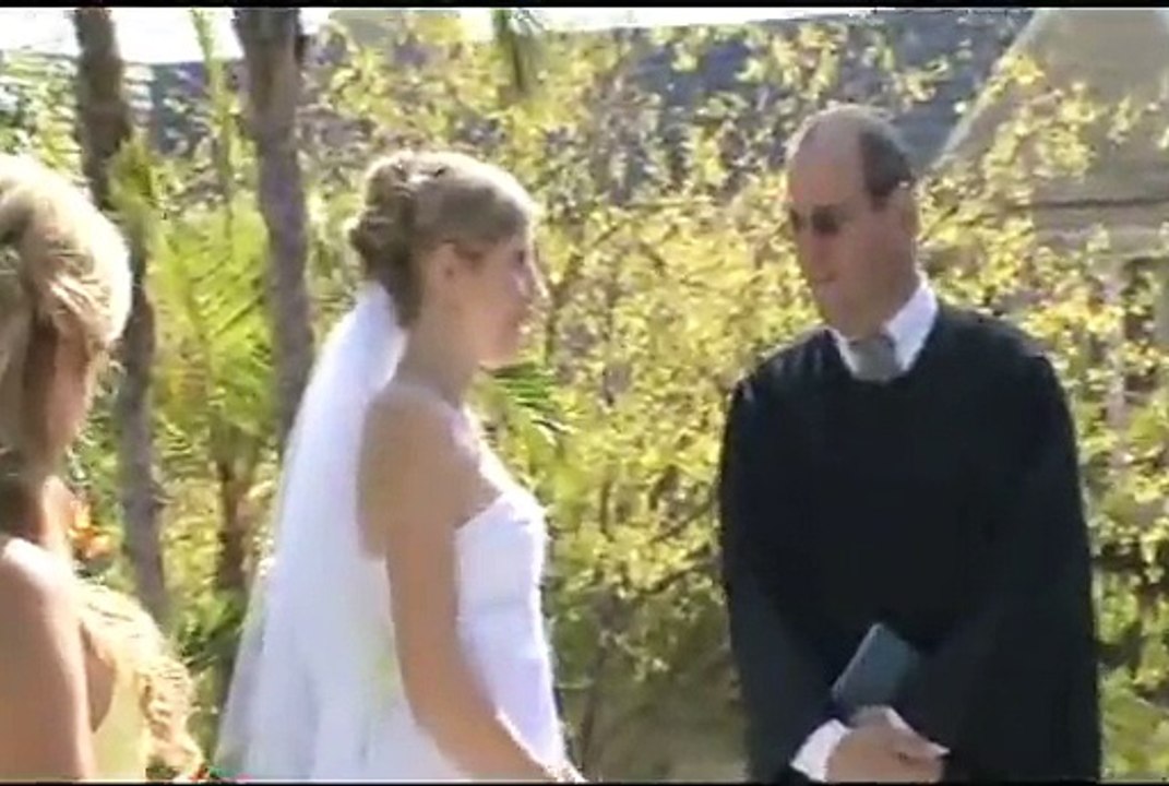 His very clumsy best man is going to ruin his wedding - Vidéo dailymotion