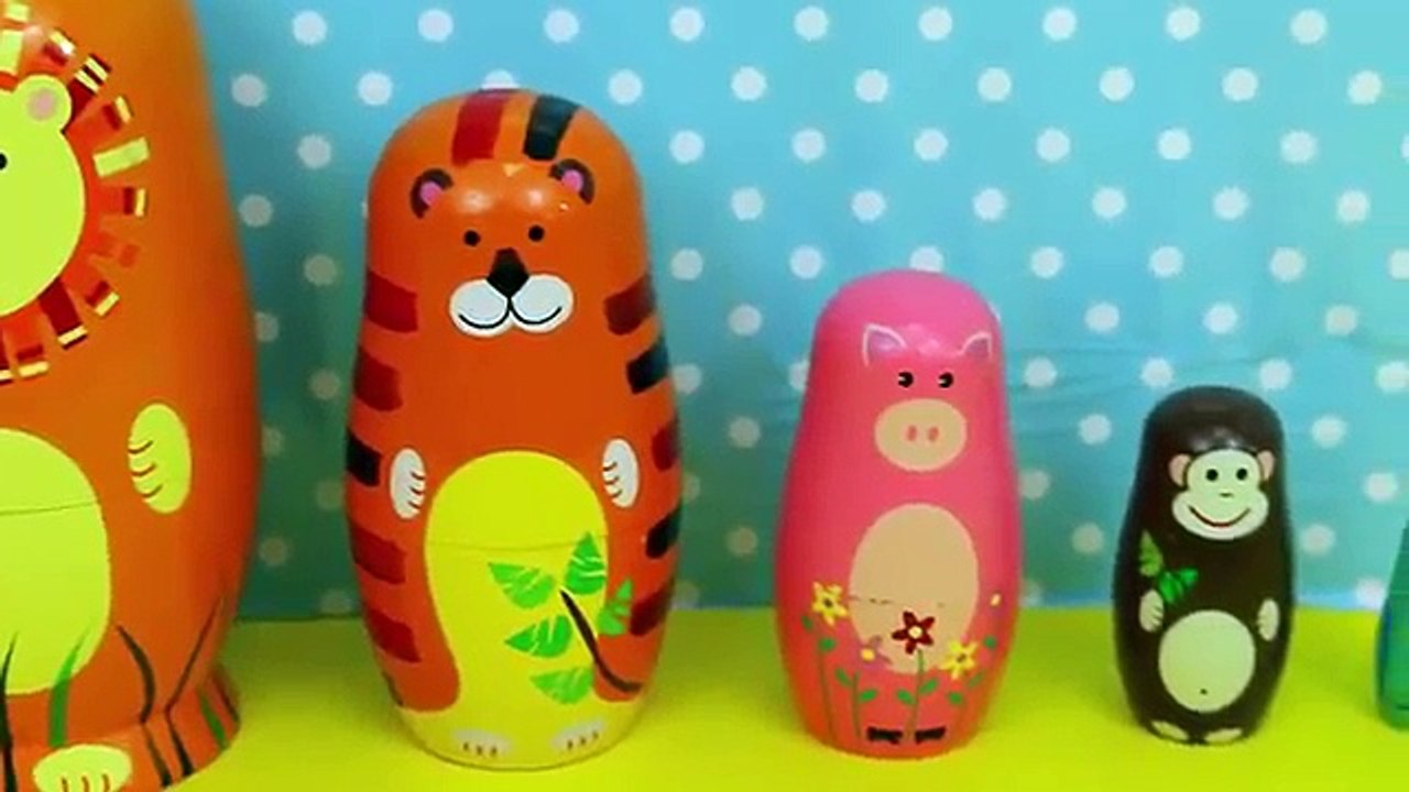 Surprise Toys Zoo Animal Nesting Stacking Cups Learn Colors & Animals with Surprise Eggs & Toys