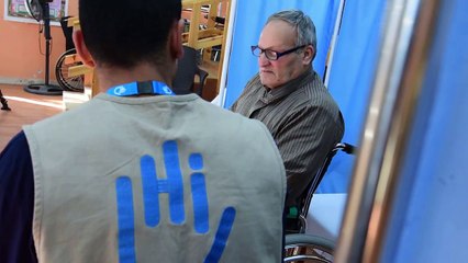 Axelle Red rend visite à des Syriens dans un camp de réfugiés jordanien