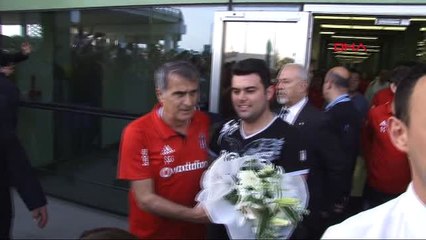 Beşiktaş'a İzmir'de Coşkulu Karşılama