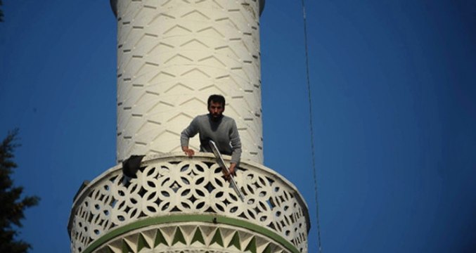 Pompalı Tüfekle Minareden Rastgele Ateş Açan Genç: 20 Mermim Var, Gerekirse Çatışırım