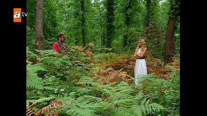 Selena tavşanı kurtarıyor