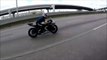 Un motard perd le contrôle de sa moto à plus de 200 km/h.