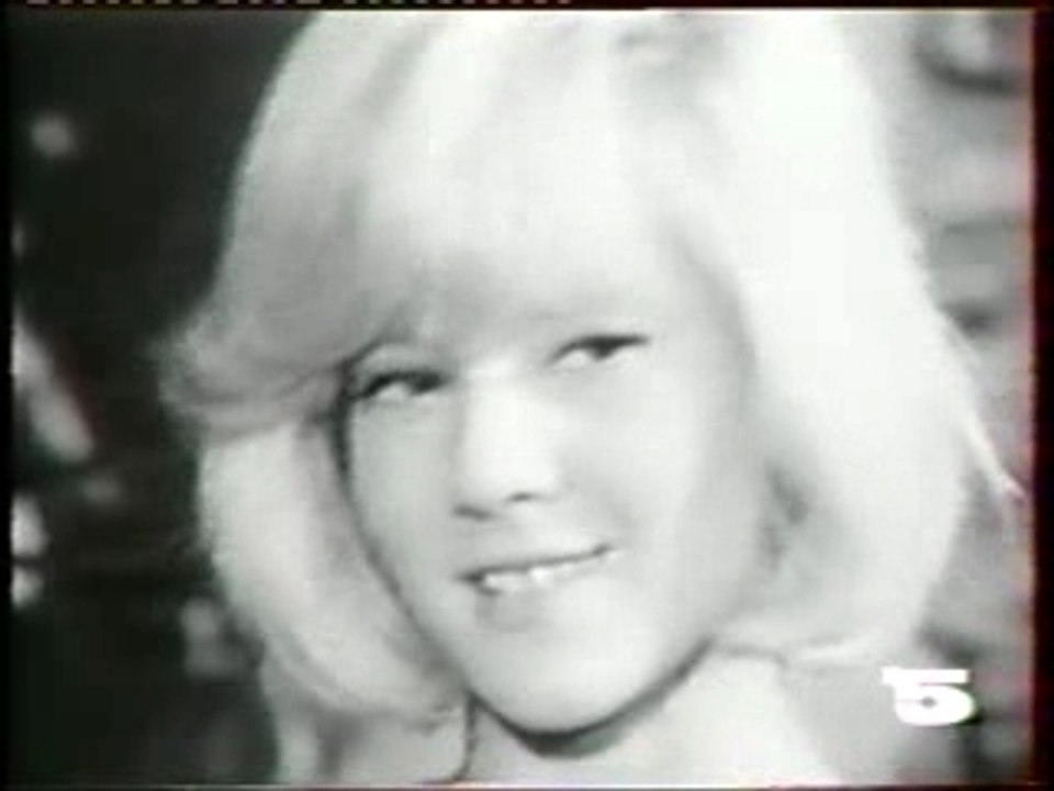 SYLVIE VARTAN 1964 - Interview part 1