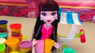 Toys for Kids - Play Doh Ice Cream Popsicle and Cone Playset Contest!! Draculaura vs. Elissabat