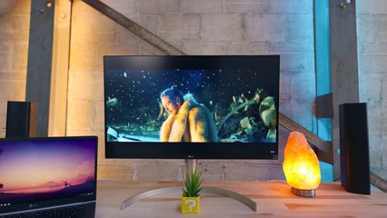 The Perfect Minimal Laptop Desk Setup