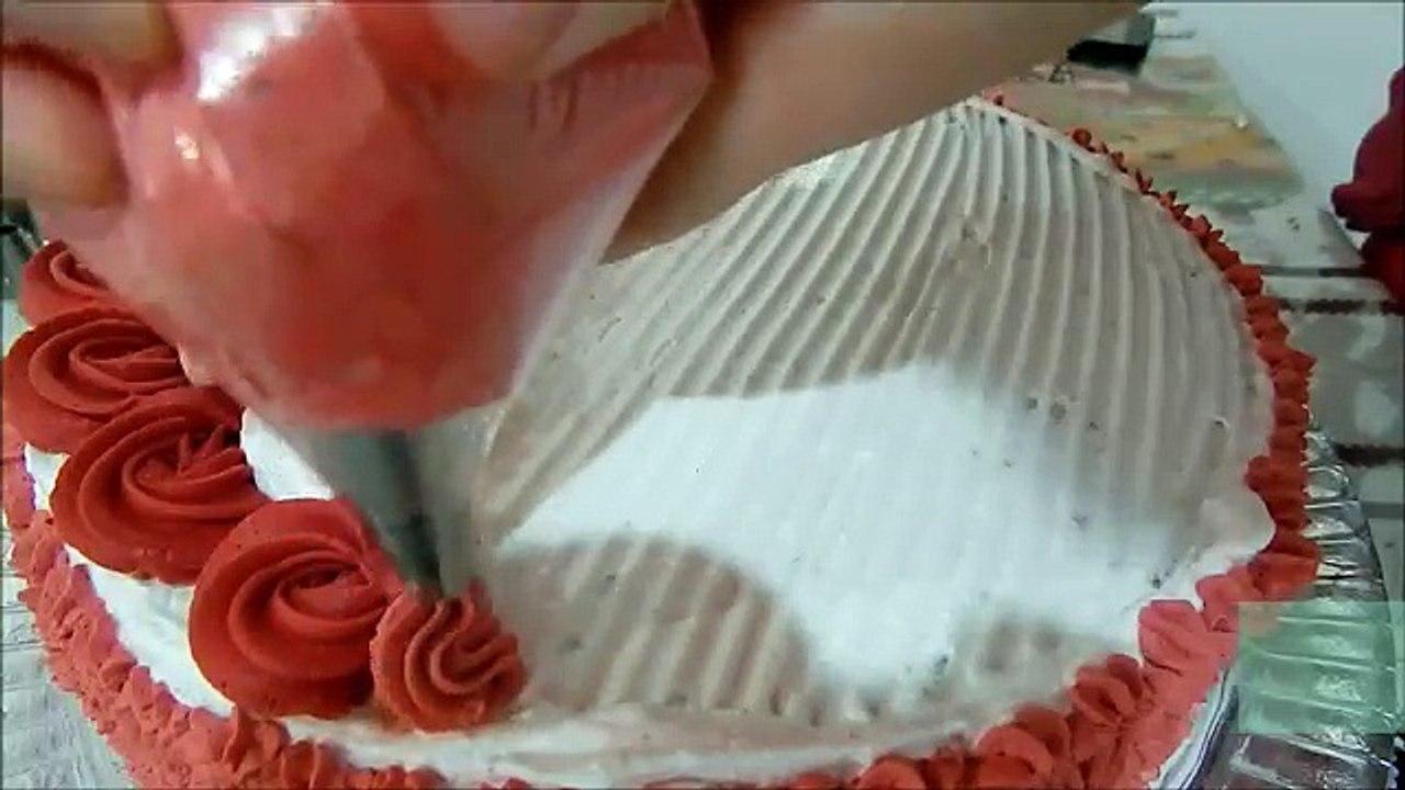 Bolo com chantilly bico pitanga #Culinária com Angelica Mendes