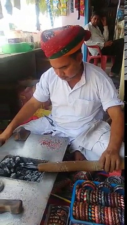 Renkli Bilezik Yapımı - Hindistan/Colored Bracelet Production - India