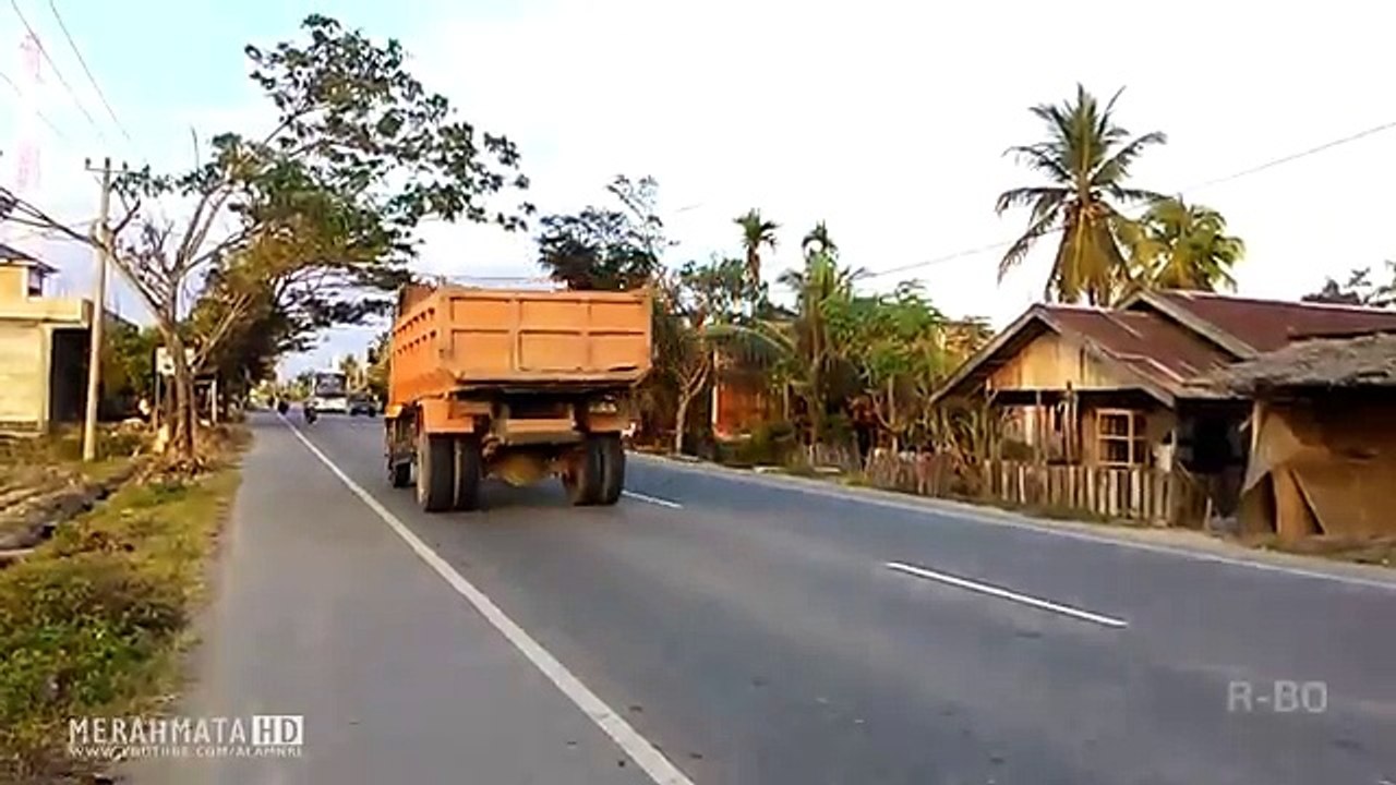 MANUVER BUS 8 RODA TRIPLE AXLE BUKA JALUR | PO. KURNIA ACEH MERCEDES BENZ 0C500RF 2542