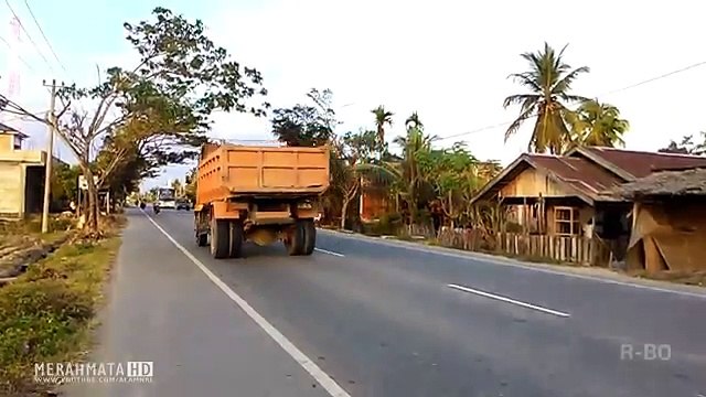 MANUVER BUS 8 RODA TRIPLE AXLE BUKA JALUR | PO. KURNIA ACEH MERCEDES BENZ 0C500RF 2542