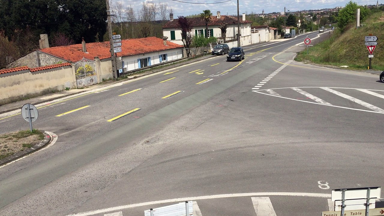 Cognac  :  le carrefour de l'avenue de Royan et de la zone industrielle de Merpins