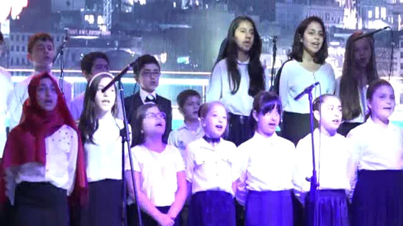 Beyoğlu'nda Çocuklara Özel Kandil Programı Düzenlendi