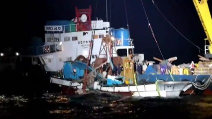 연흥호 실종자 3명 수색...사고 선박 예인 / YTN