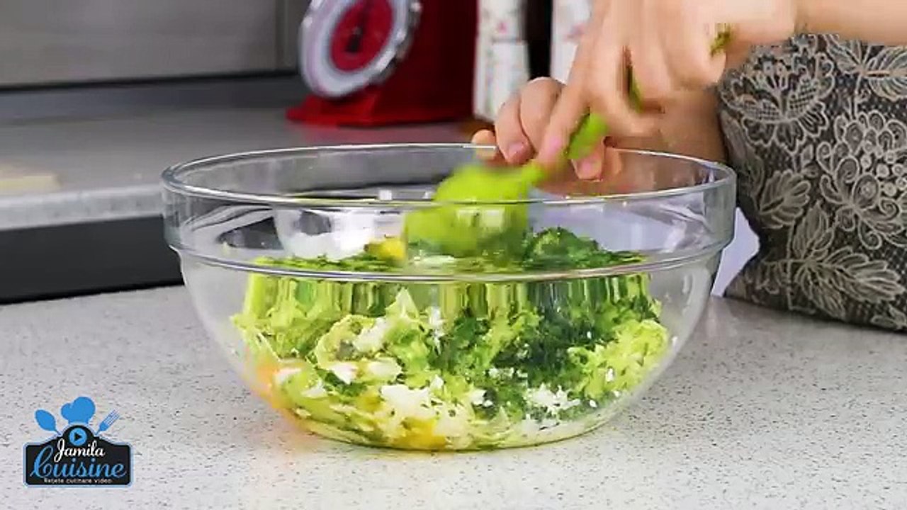 Chiftelute de dovlecei / Zucchini Fritters (CC Eng Sub) | JamilaCuisine