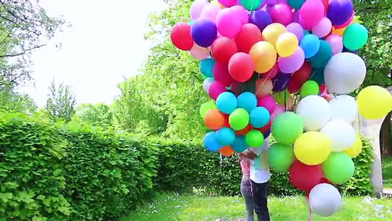 Mit Helium Ballons FLIEGEN ? :O das EXTREM EXPERIMENT | BibisBeautyPalace