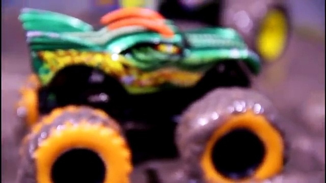 Kids Video with Toy Cars in the mud & Monster Trucks in the Car Wash