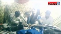 Pakistani Singer Samina Sindhu During Singing at Wedding