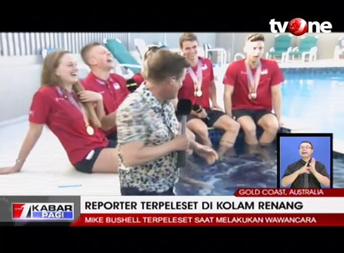Reporter Terpeleset di Kolam Renang
