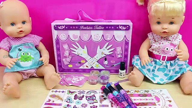 Set de tatuajes temporales Fashion Tattoo de Imaginarium | Las Bebés Nenuco se hacen tatuajes