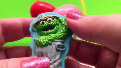 Sesame Street Toys | Surprise Eggs | Elmo & Cookie Monster | Suction Cup Toys | Sesame Street Fun