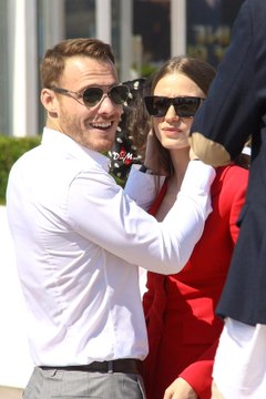 Serenay Sarıkaya ve Kerem Bursin Fotoğraflarını Kaldırdı