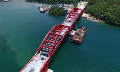 Megahnya Jembatan Holtekamp di Papua