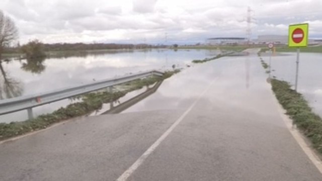Carreteras cortadas por inundaciones en Álava