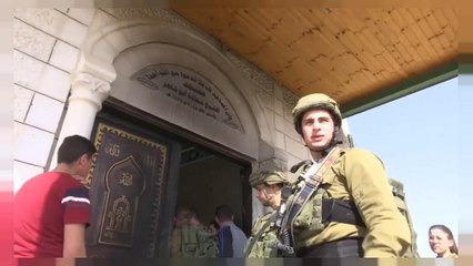 الشرطة الإسرائيلية تحقق في حادث إضرام النار بمسجد بالضفة الغربية