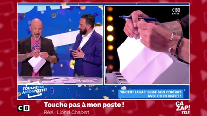 Vincent Lagaf' "ému" signe son contrat en direct sur C8 !
