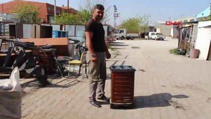 Burdur-Hurda Sobadan Çıkan 100 Çeyrek Altını Sahibine Teslim Etti