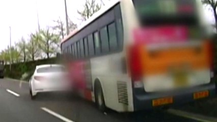 울산 버스사고, 승용차 졸음운전 탓..."5번이나 차선 벗어나" / YTN