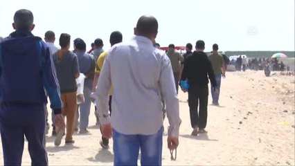 Filistinliler Cuma Namazını İsrail Sınırında Kıldı (1) - El-Bureyc - Gazze