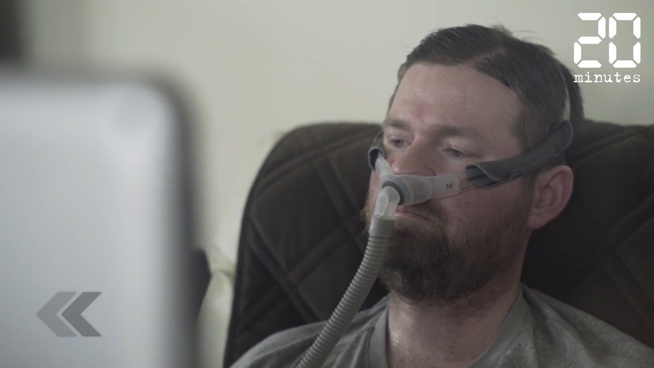 Atteint d'une maladie rare, il ré-entend sa voix pour la première fois - Le Rewind du Vendredi 13 Avril 2018