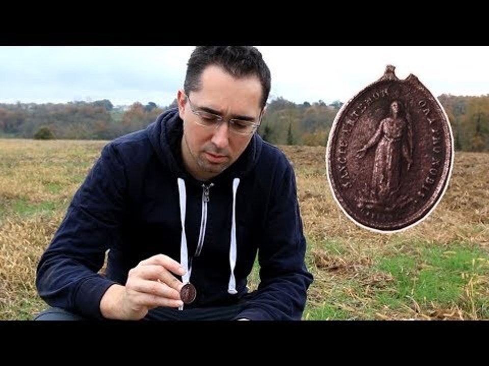 Chasseurs De Trésor : LA MEDAILLE RELIGIEUSE !