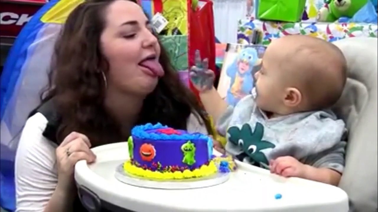 compilation droles d'enfants avec un doigt d'honneur lol