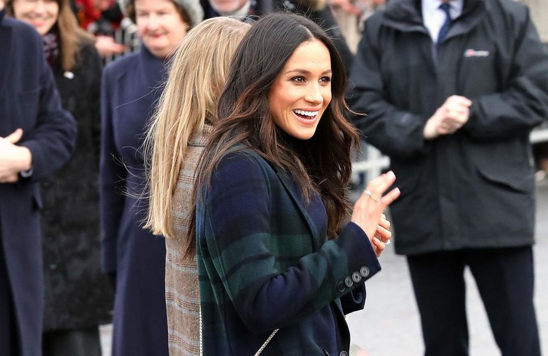 Meghan Markle returns to the US for visa application