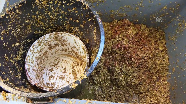 İzmir'de 5,5 ton kaçak nargile tütünü ele geçirildi
