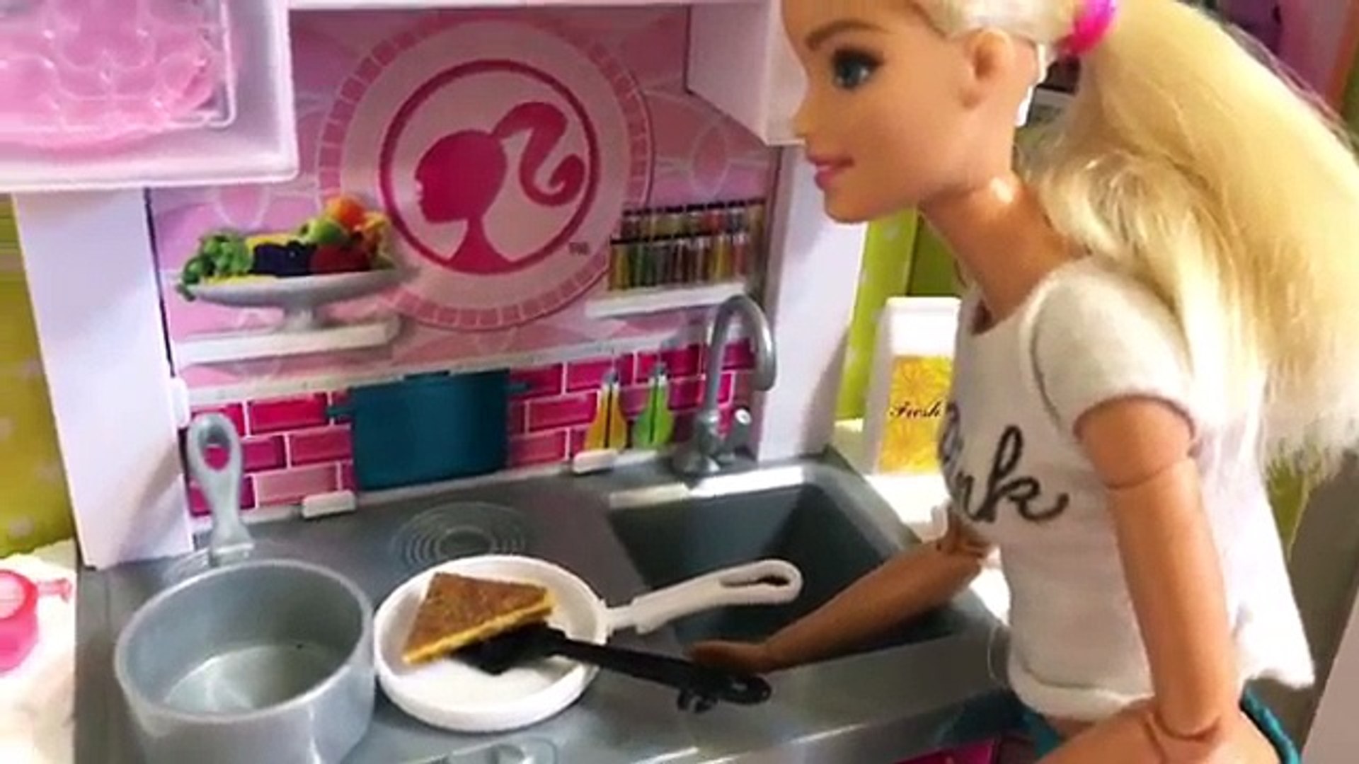 barbie bathroom bedroom morning routine