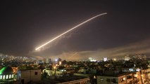 미국·영국·프랑스 연합군, 시리아에 군사 공격 감행 / YTN