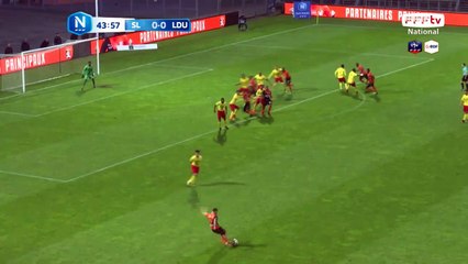 Coup franc bien frappé au second poteau