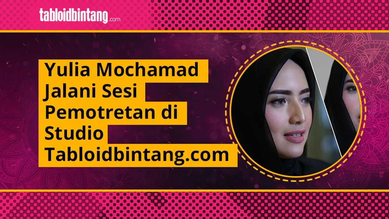 Yulia Mochamad Jalani Sesi Pemotretan di Studio Tabloidbintang.com
