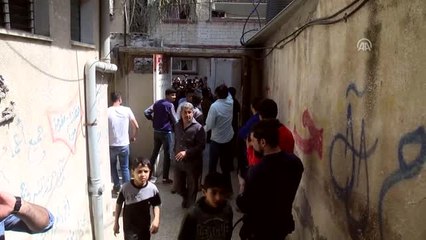 İsrail'in Barışçıl Gösteriler Esnasında Şehit Ettiği Filistinli İçin Cenaze Töreni Düzenlendi -...