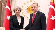Cumhurbaşkanı Erdoğan, İngiltere Başbakanı Theresa May ile telefonda görüştü