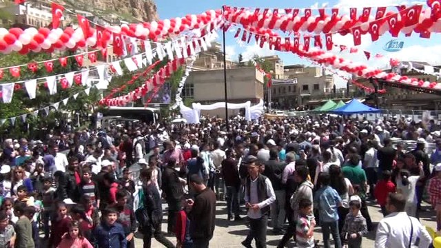 Güvercin festivalinde güvercinler barış için uçuruldu