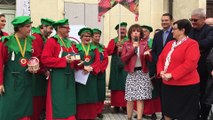 Fête de la fraise à Carpentras : Danièle Evenou a eu les honneurs de la Confrérie de la fraise