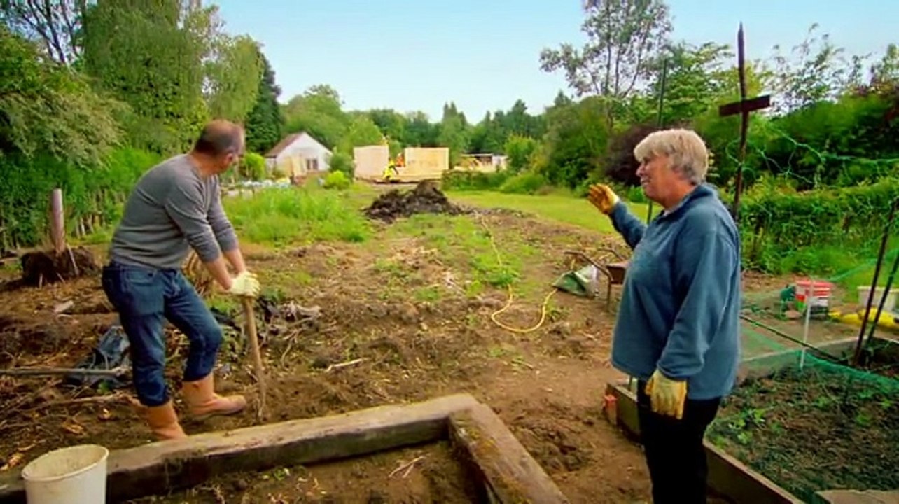 Grand Designs S12 E02 Hertfordshire The Computer Cut House