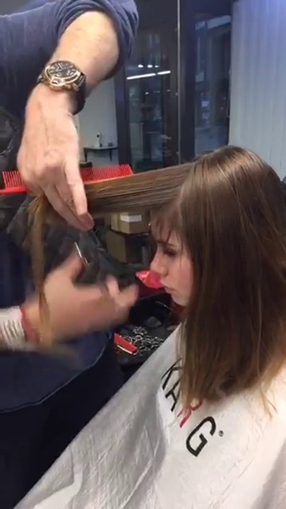 How to: Medium length layered haircut Tutorial - Layered haircut techniques