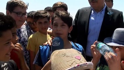 Minik öğrencilerden Bakan Kurtulmuş’u terleten sorular